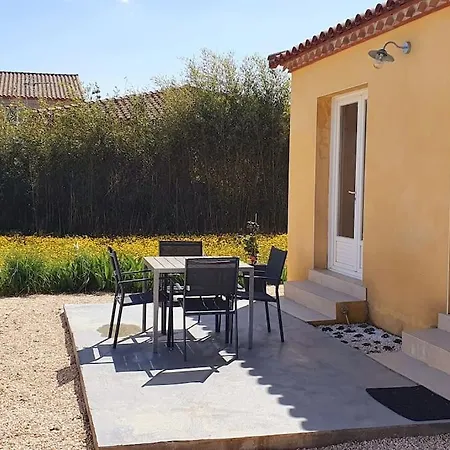 Au Calme Situe En Camargue