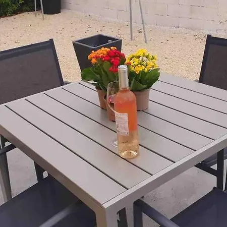 Holiday home Au Calme Situe En Camargue Saint-Laurent-d'Aigouze