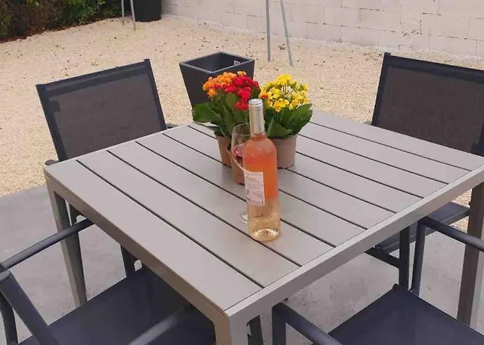 Ferienhaus Au Calme Situe En Camargue Saint-Laurent-dʼAigouze